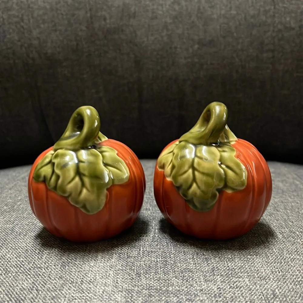 Autumn Pumpkin Country Home Salt & Pepper Shakers